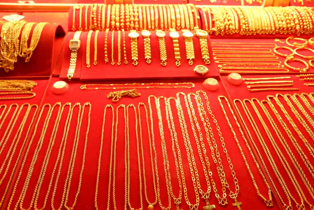 ทอง 9K คือทองที่มีสัดส่วนทองคำแท้ประมาณ 37.5%